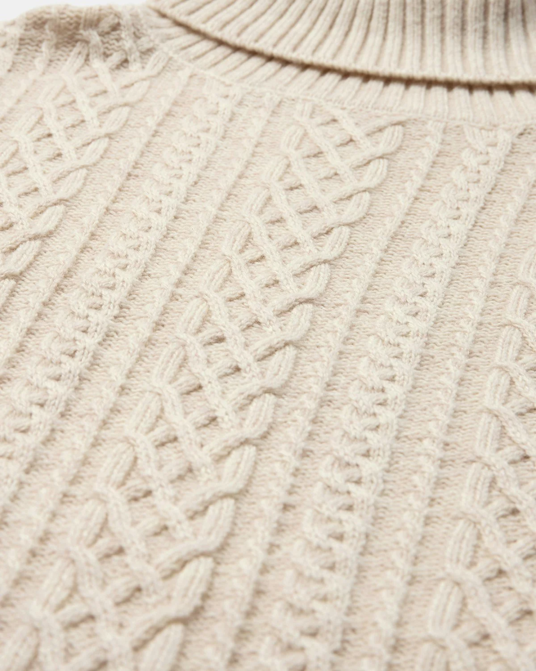 Aksune cable roll neck tofu