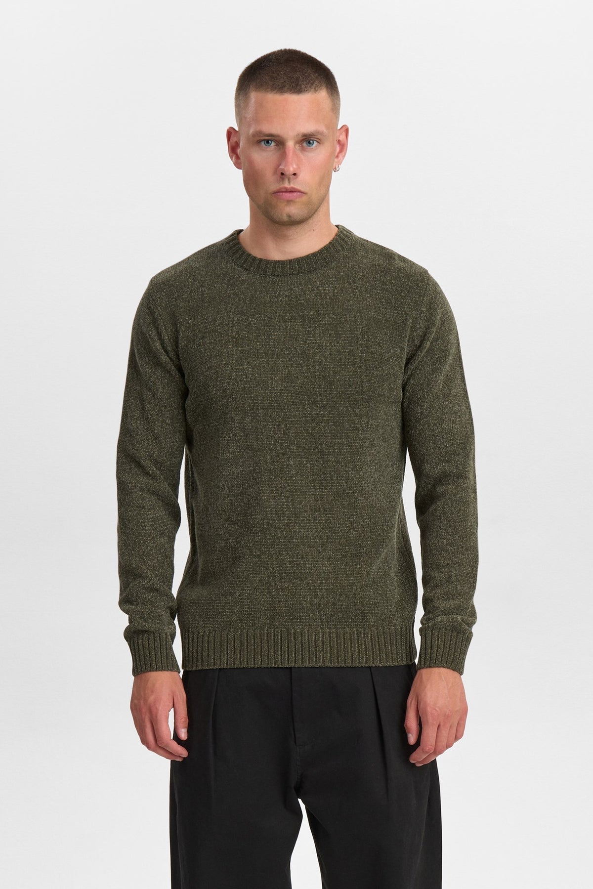 Aksune chenille knit