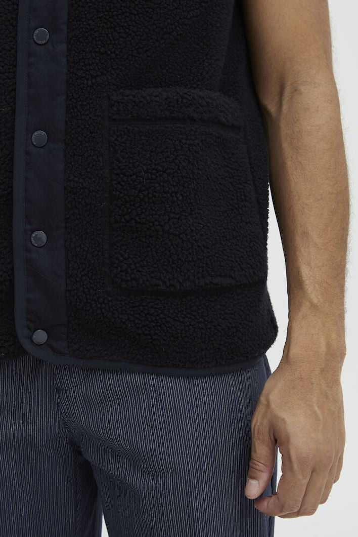 CFVitus teddy vest