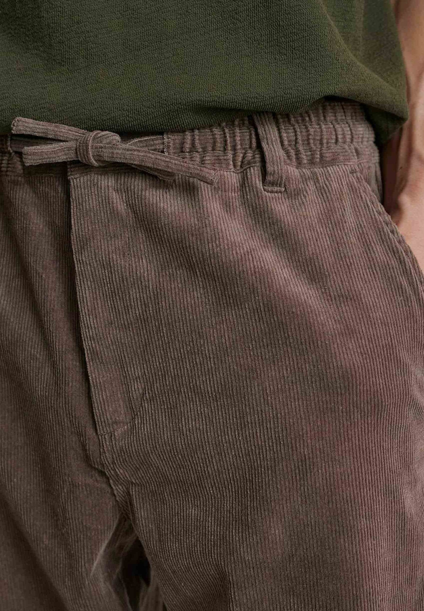 Akjan elastic cord pants 
