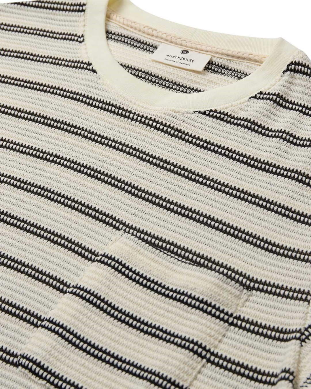 Akkikki jacq stripe tee