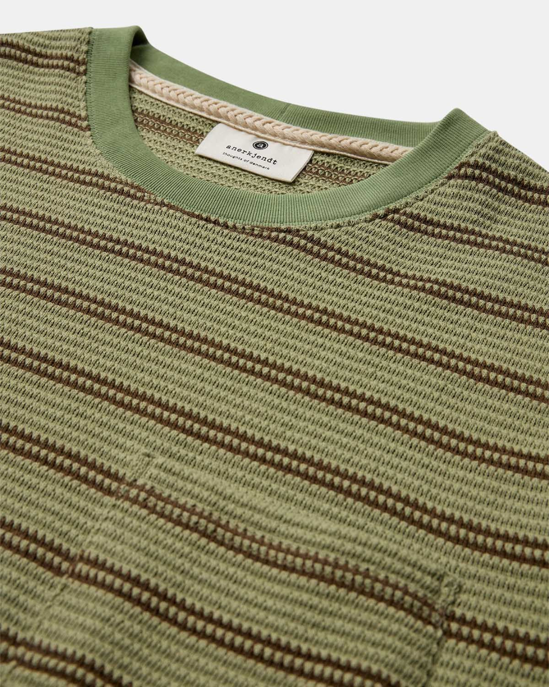 Akkikki jacq stripe tee