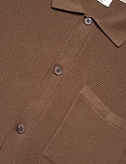 Aksvend S/S knit shirt