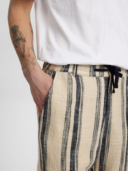 Akjan structure shorts tofu